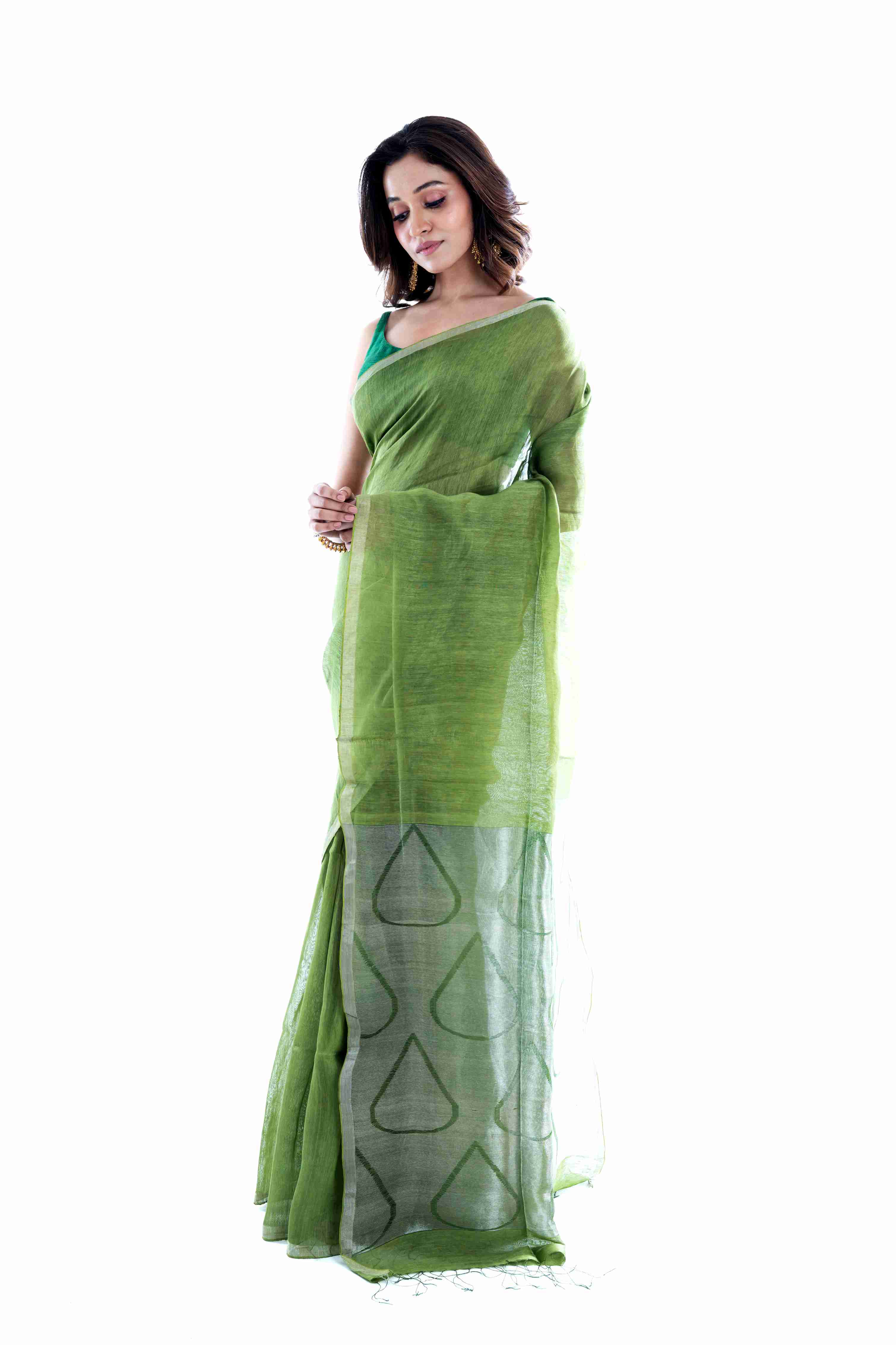Pure Silk Linen Saree – Minimal Body, Rich Paithani Pallu