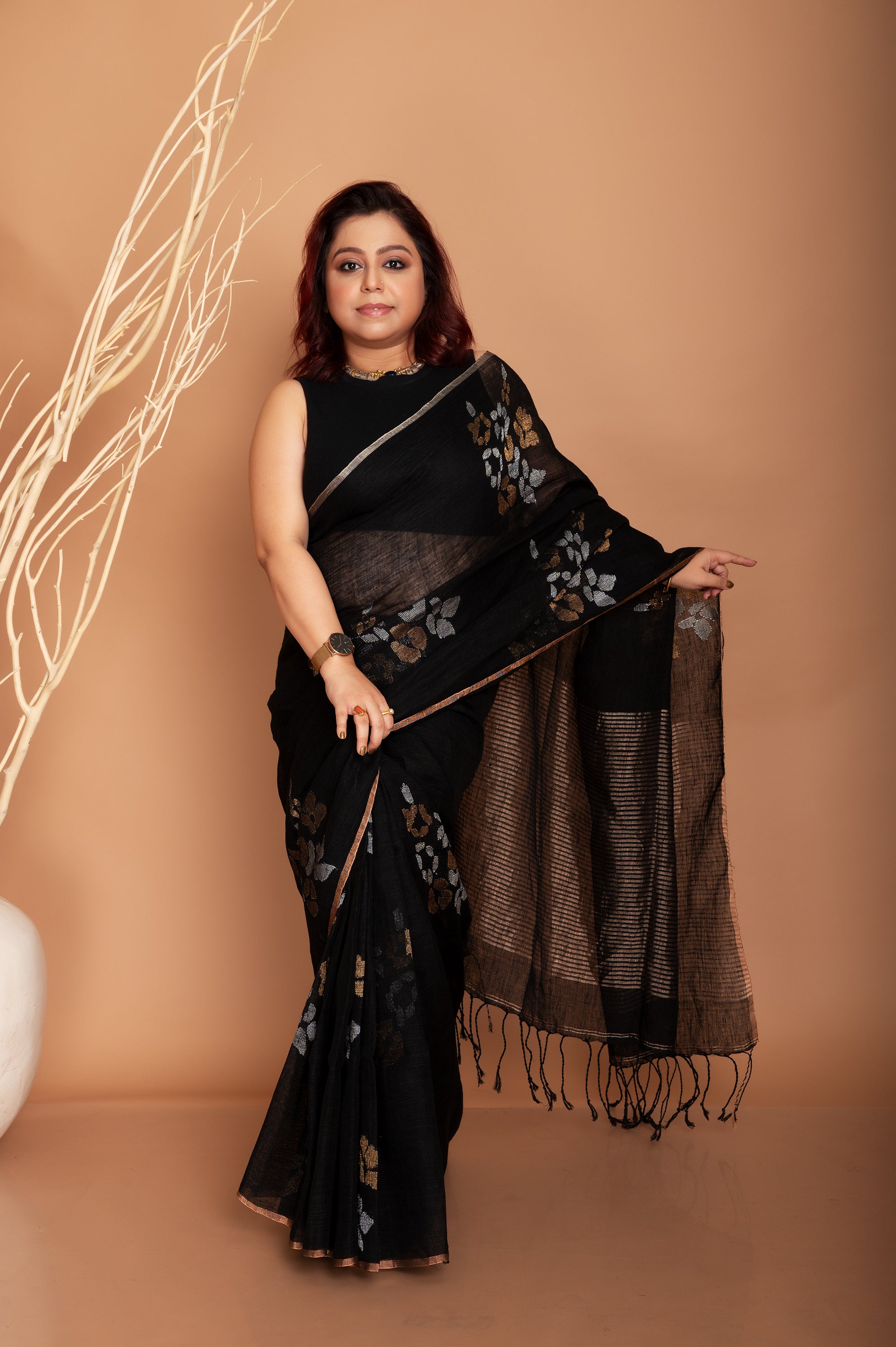 Linen Vidya Balan Jamdani In Black Colour