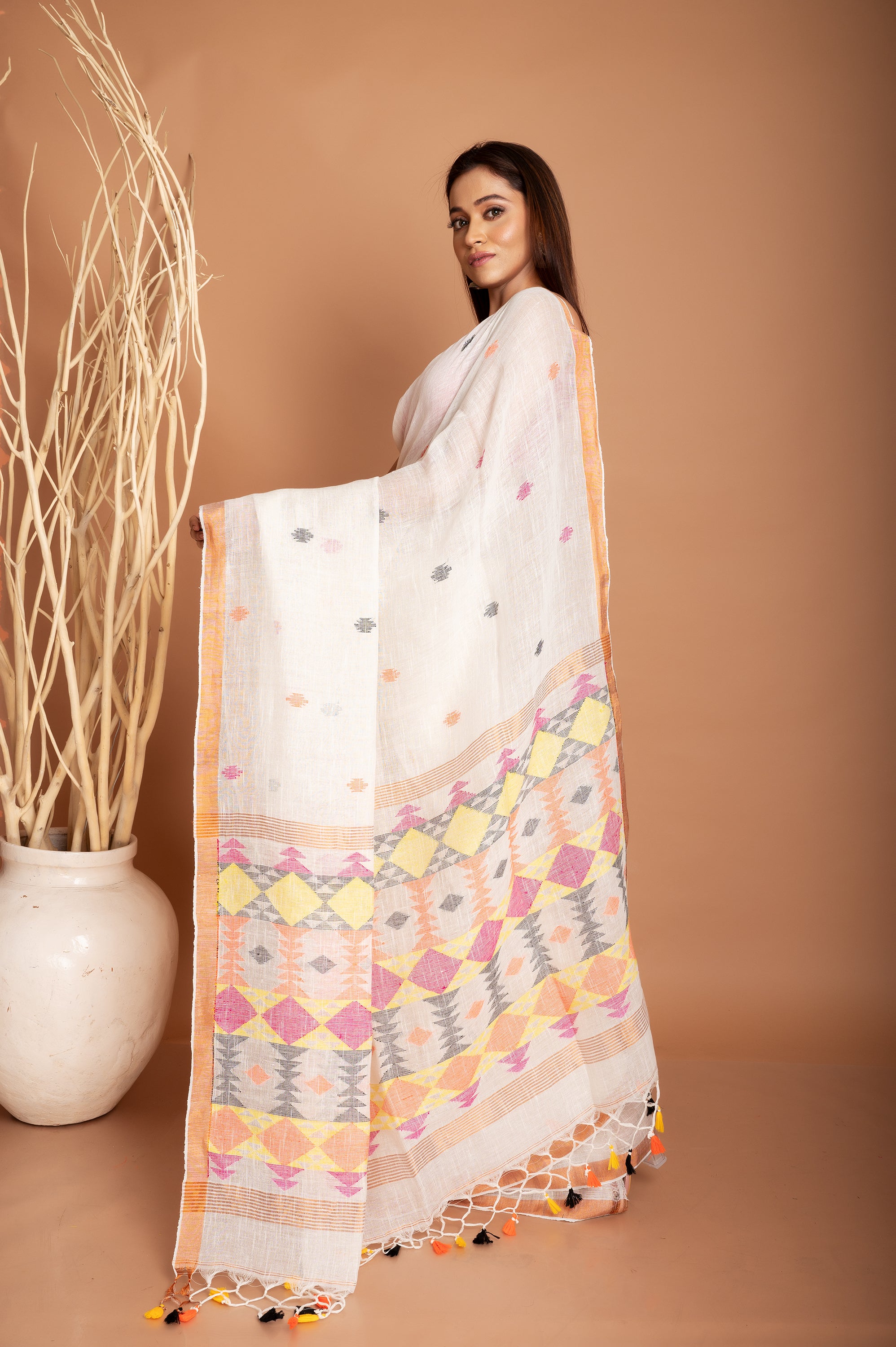 Linen Geometric Jamdani Colour In White