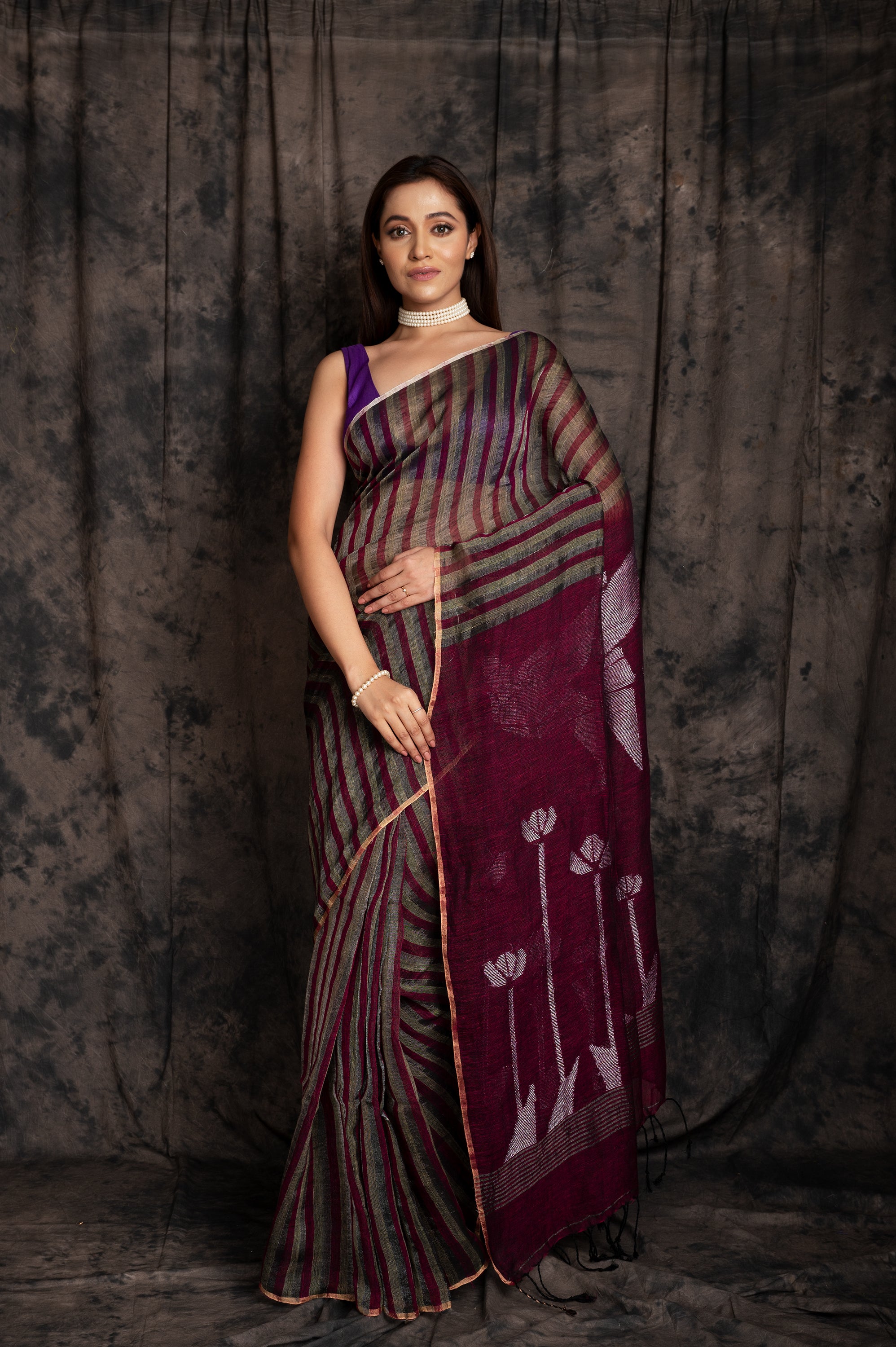 Linen Stripe Pallu Bird Jamdani In Magenta Colour