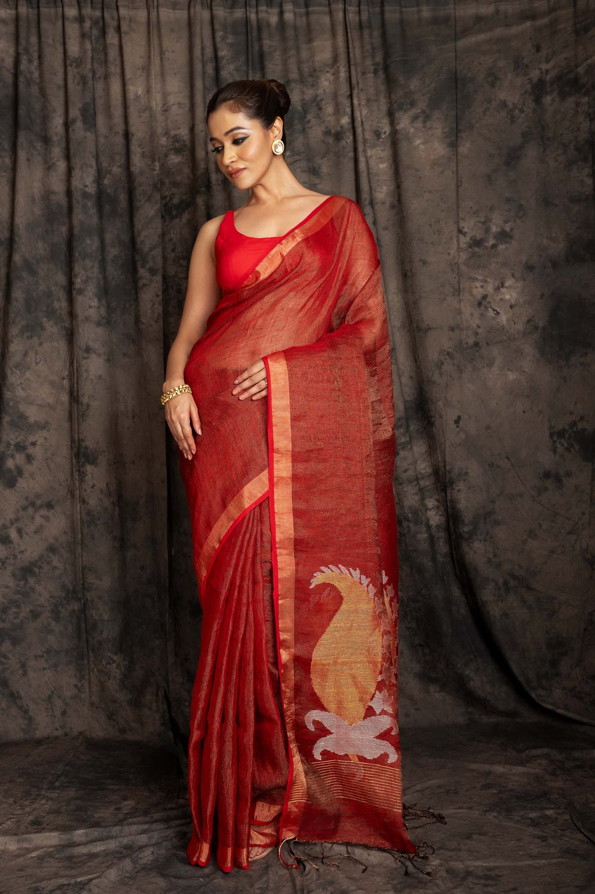 Tissue Linen Pallu Aam  Kolka Jamdani In Red Colour