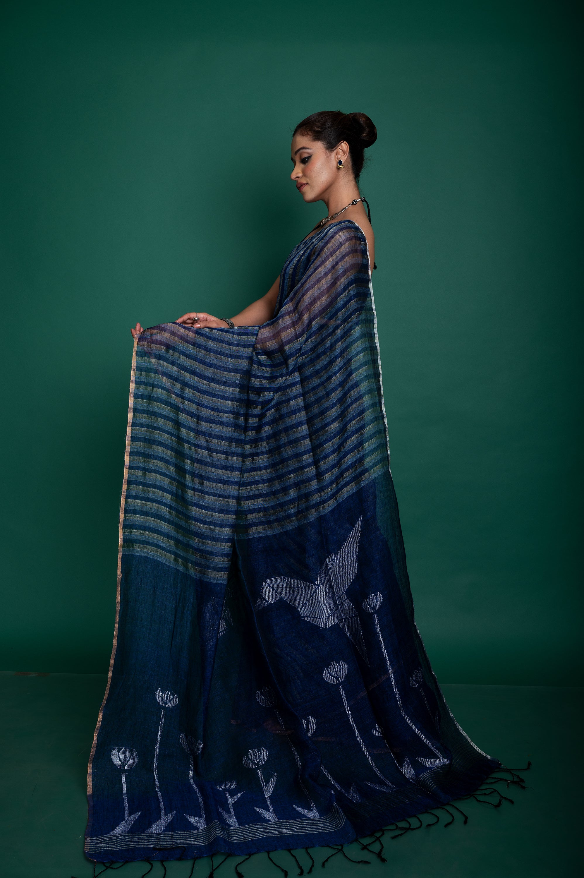 Linen Stripe Pallu  Bird Jamdani In Blue Colour