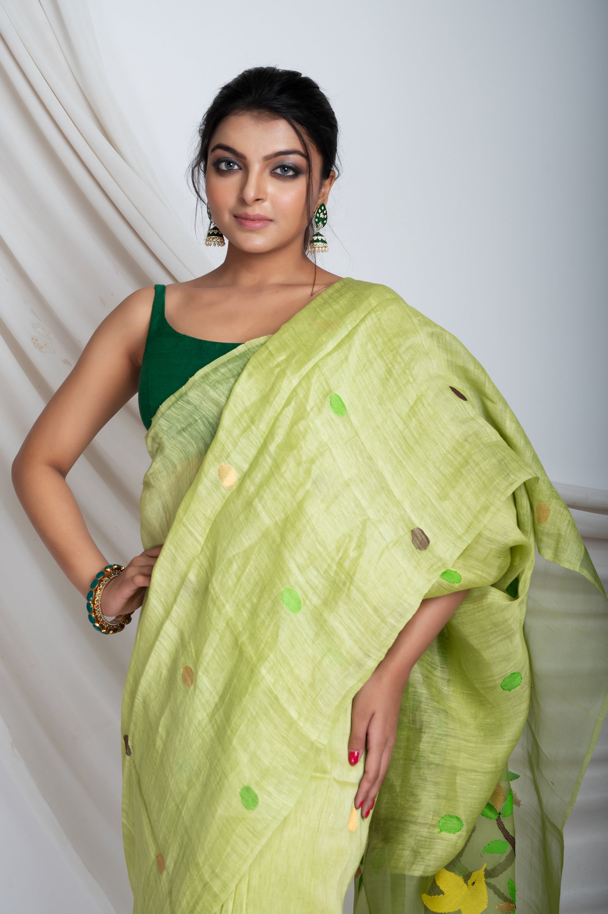 Silk Linen Ball Pallu Tree Jamdani In Green Colour