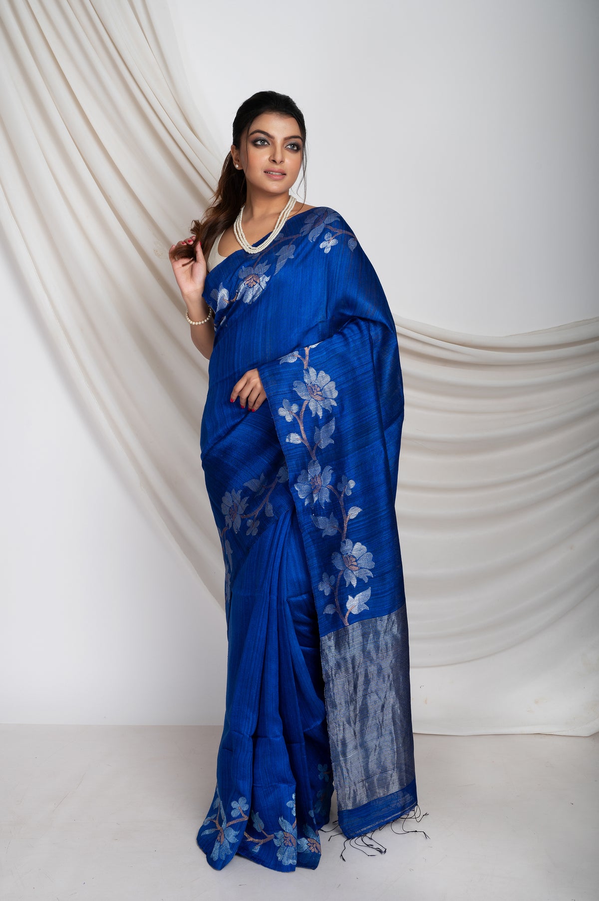 Matka Der Par Sliver Zari  Lata Jamdani Colour In Blue