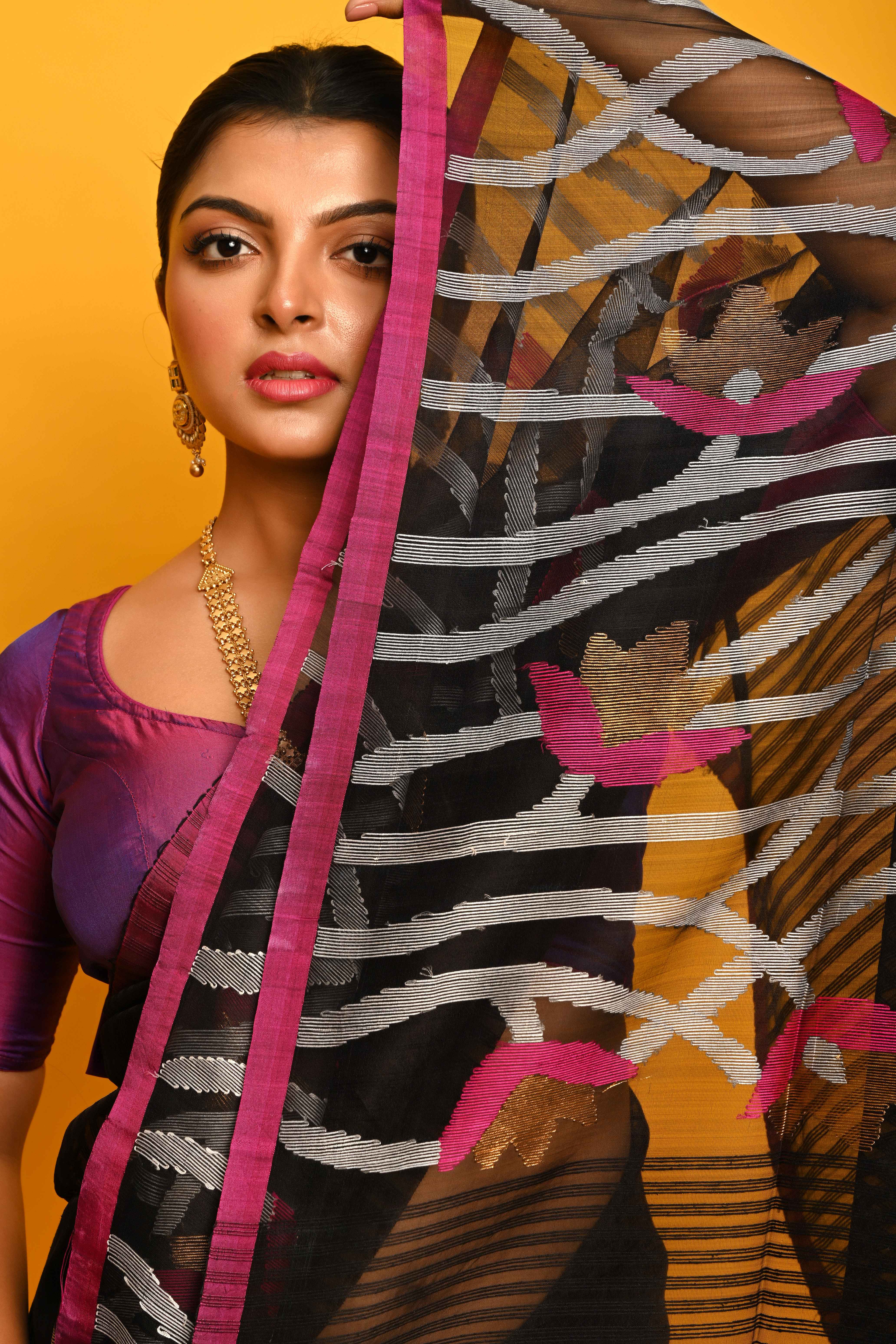 MUSLIN NOYAL SILK JAMDANI SAREE